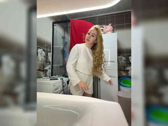 Miss-Etikaa webcam