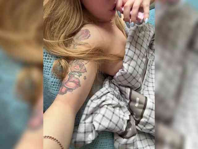 Miss-Etikaa webcam