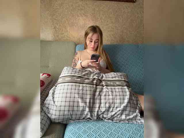 Miss-Etikaa webcam