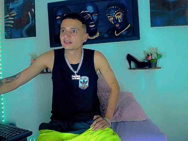 DominantDoll Live Webcam on BongaCams