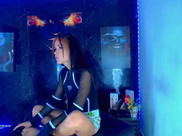DominantDoll