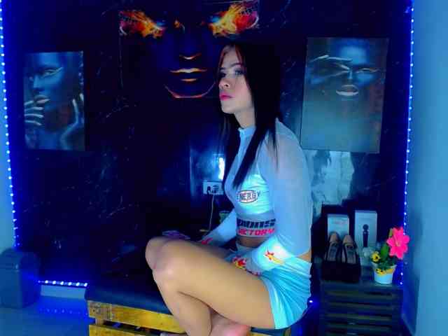 DominantDoll
