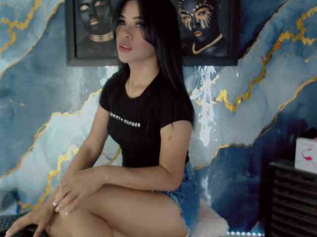DominantDoll