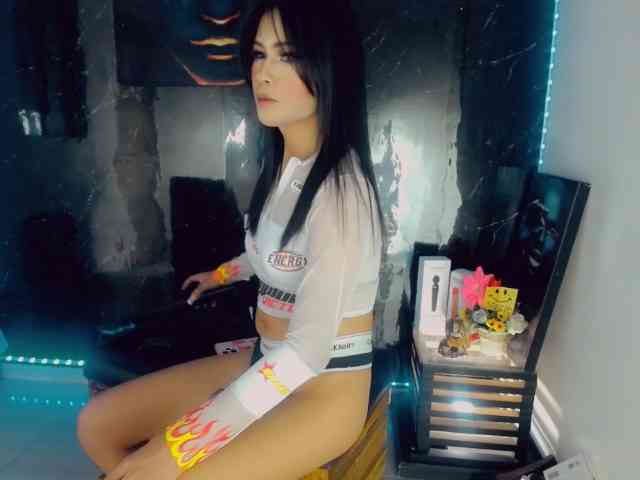DominantDoll