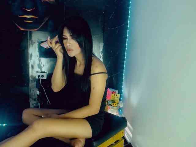 DominantDoll