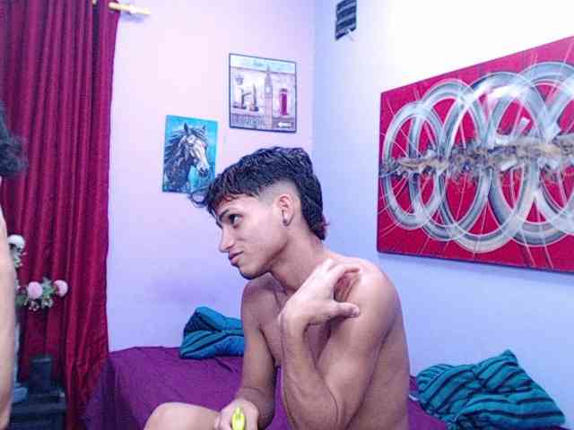 Modelo: fuckdestroys