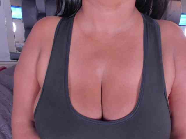 sweet-mom69 webcam