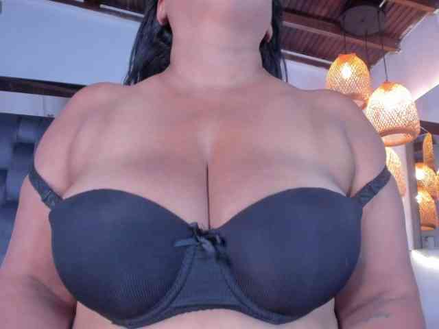 sweet-mom69 webcam