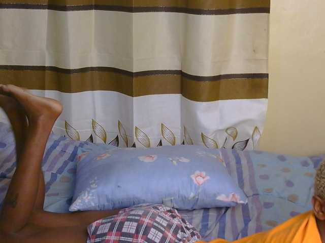 Essyfreaky live cam on BongaCams