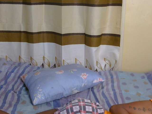 Essyfreaky live cam on BongaCams