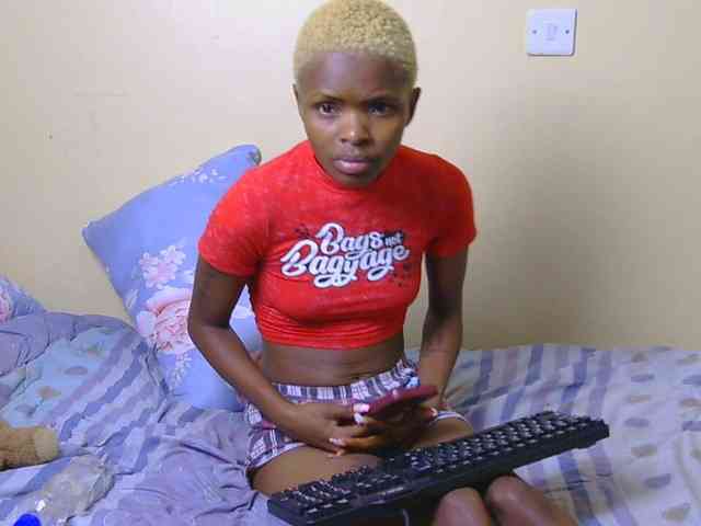 Model: Essyfreaky