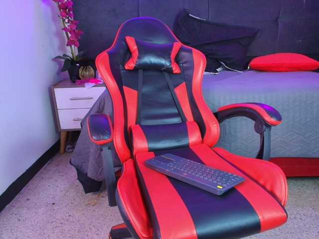 IrisRoses live cam on BongaCams