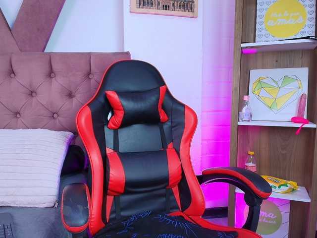 IrisRoses live cam on BongaCams