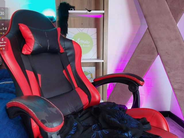IrisRoses live cam preview
