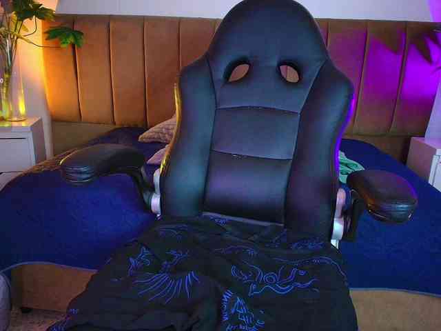 IrisRoses webcam