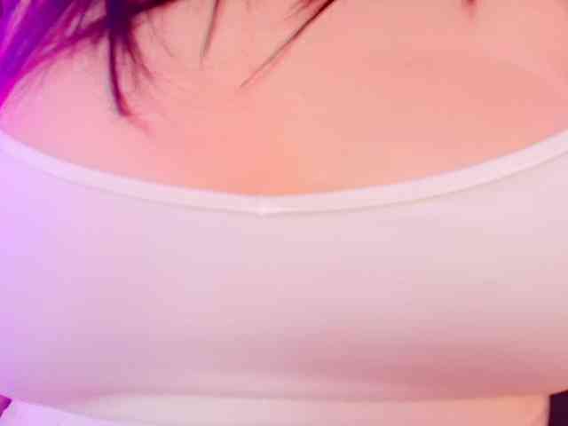 IrisRoses webcam