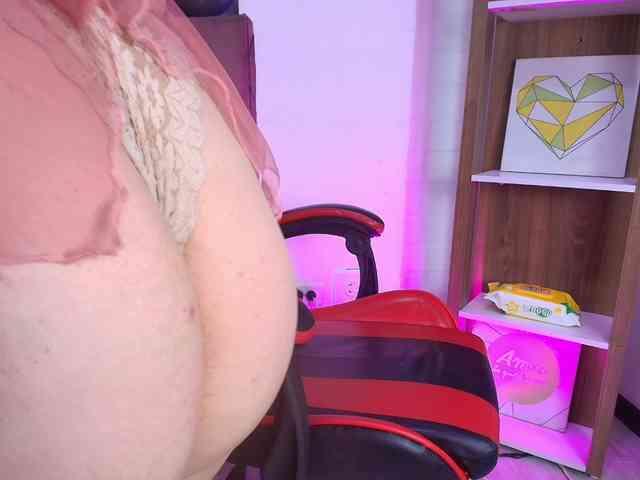 IrisRoses webcam