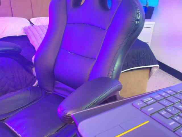 IrisRoses webcam