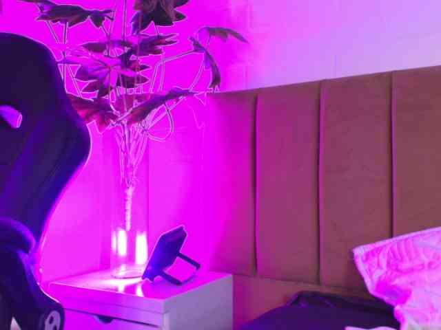 IrisRoses webcam