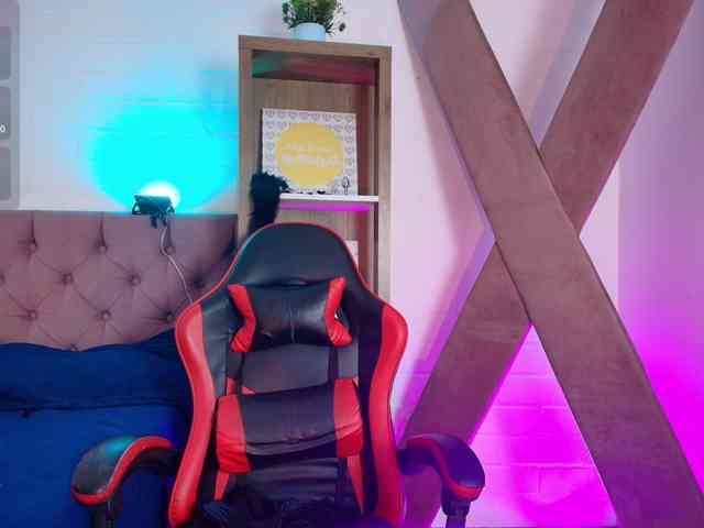 IrisRoses webcam