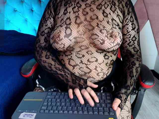 IrisRoses webcam