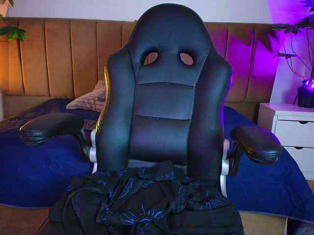 IrisRoses webcam