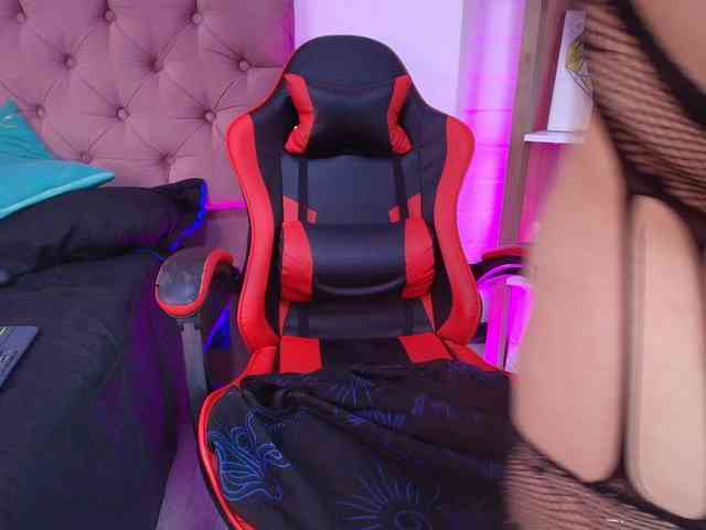 IrisRoses webcam