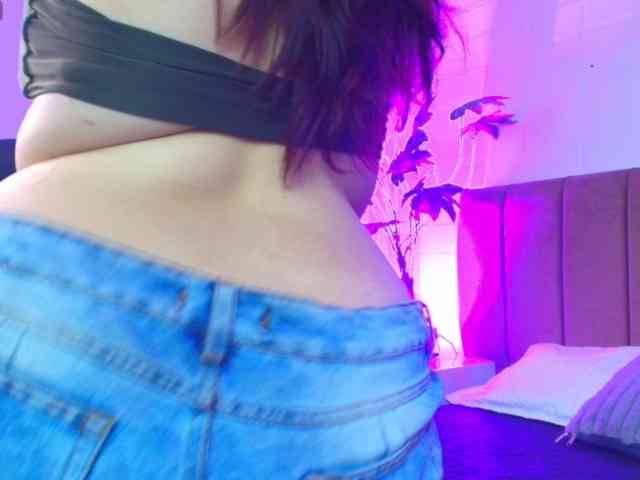 IrisRoses webcam