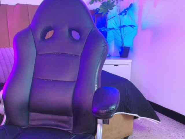 IrisRoses webcam