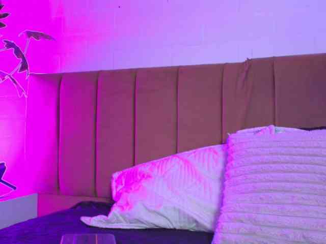 IrisRoses webcam