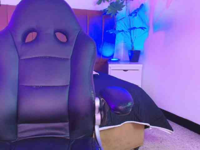 IrisRoses webcam