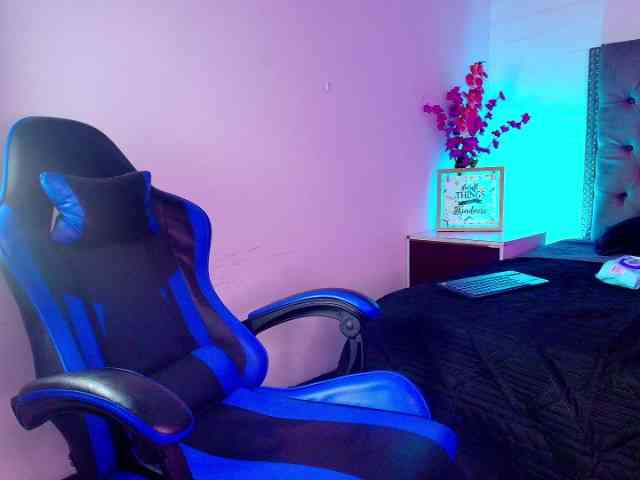 IrisRoses webcam