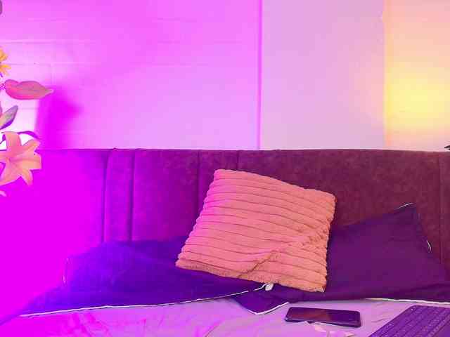 IrisRoses webcam