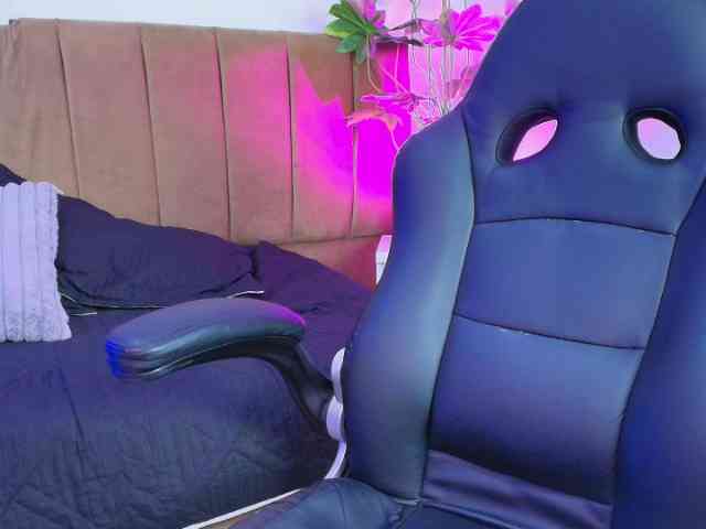 IrisRoses webcam