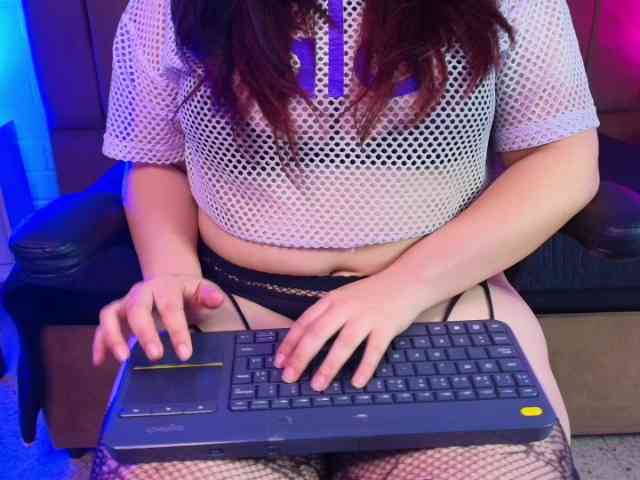 IrisRoses webcam