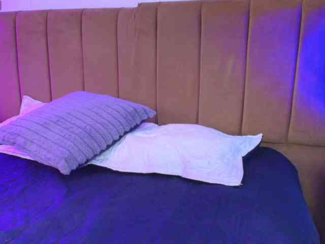 IrisRoses webcam