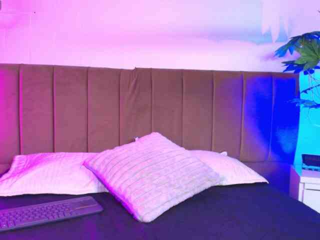IrisRoses webcam