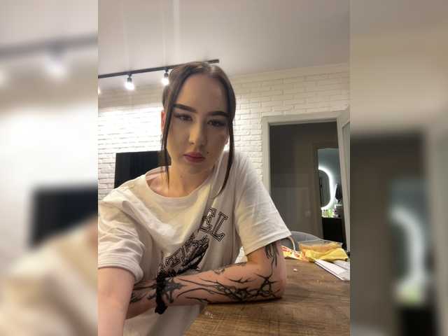 Sex chat gratuit in direct cu KiraKont pe BongaCams