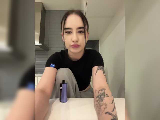 KiraKont live cam on BongaCams