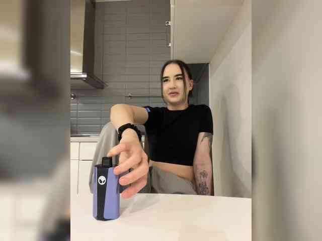 KiraKont webcam