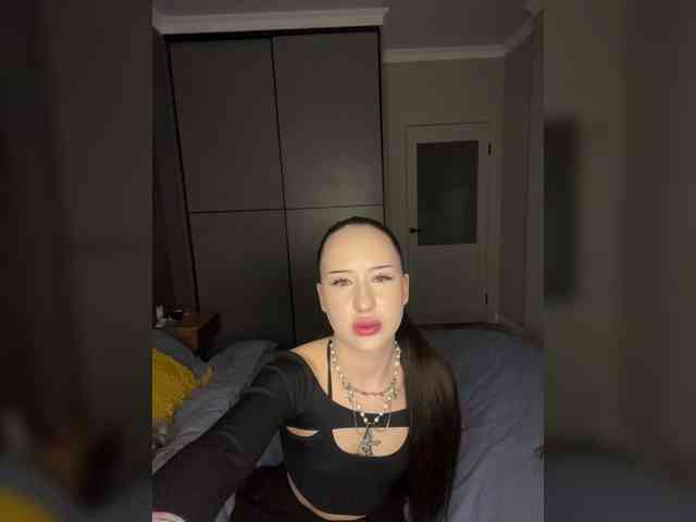 KiraKont webcam