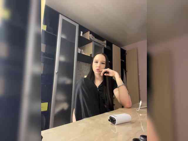 KiraKont webcam