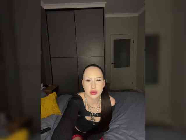 KiraKont webcam