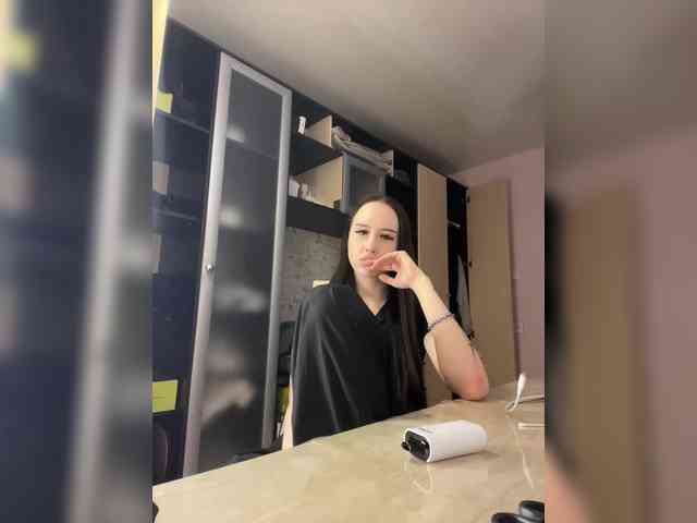 KiraKont webcam