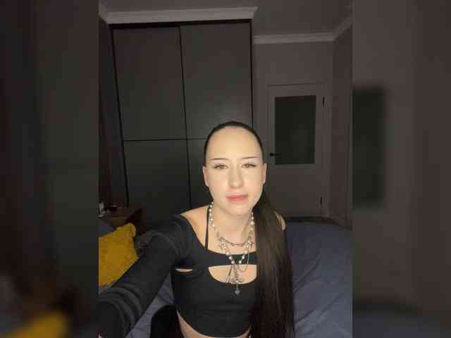 KiraKont webcam