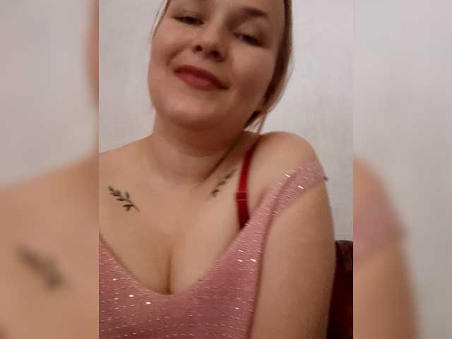 Dana18-1 live cam on BongaCams