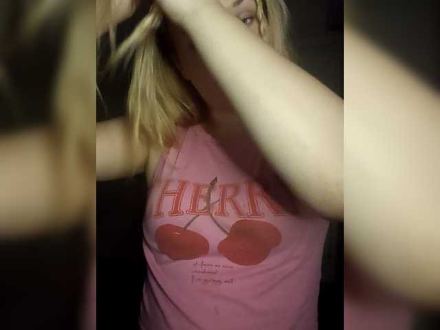 Dana18-1 live cam on BongaCams