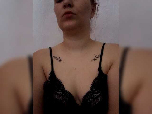 Dana18-1 live cam on BongaCams