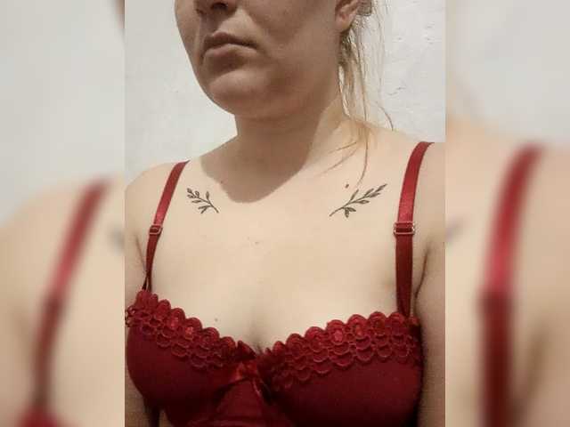 Dana18-1 live cam on BongaCams