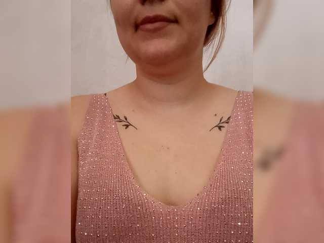 Dana18-1 live cam on BongaCams